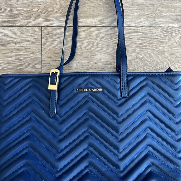 Pierre Cardin Purse - Picture 4 of 12